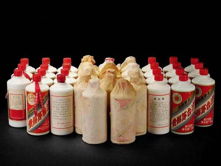 石屏老酒回收上门哪里回收(附近上门回收茅台酒）?